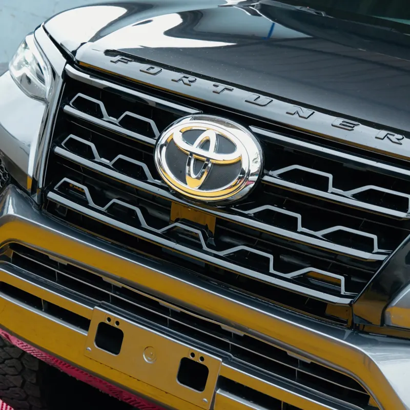 Toyota Fortuner Kit actualización #1