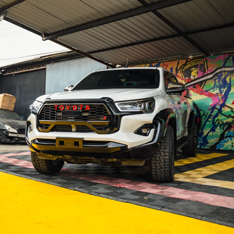 Toyota Hilux Travo #2