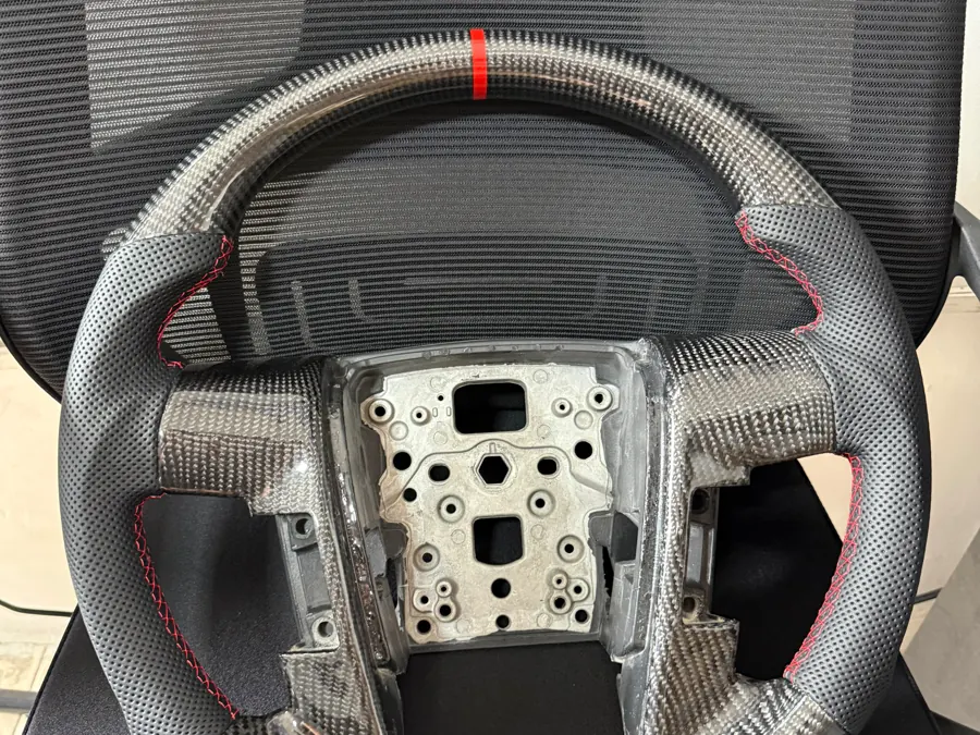 Volante de fibra de carbono